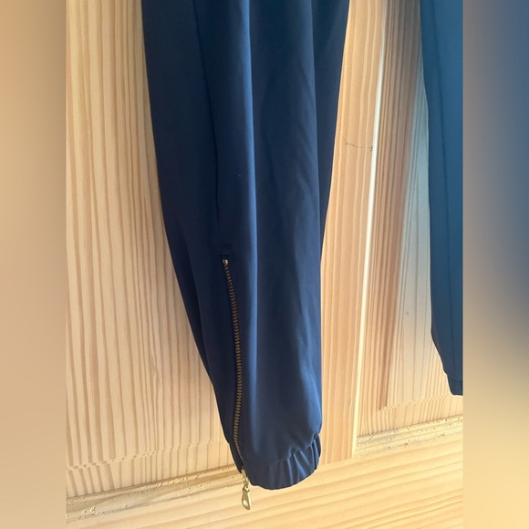 Zyia Navy Blue Peak Zippered Joggers Size Medium - Picture 6 of 8
